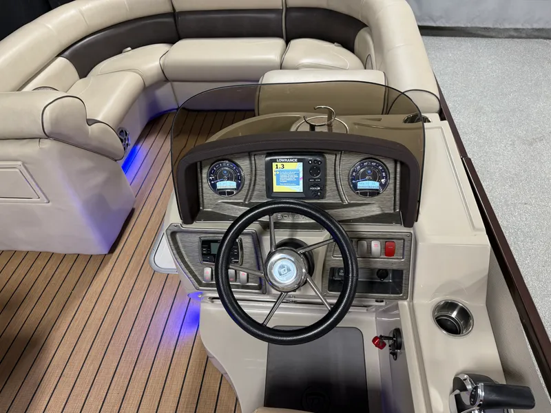 Slide: The Image of Premier 230 SOLARIS 2018 - 62