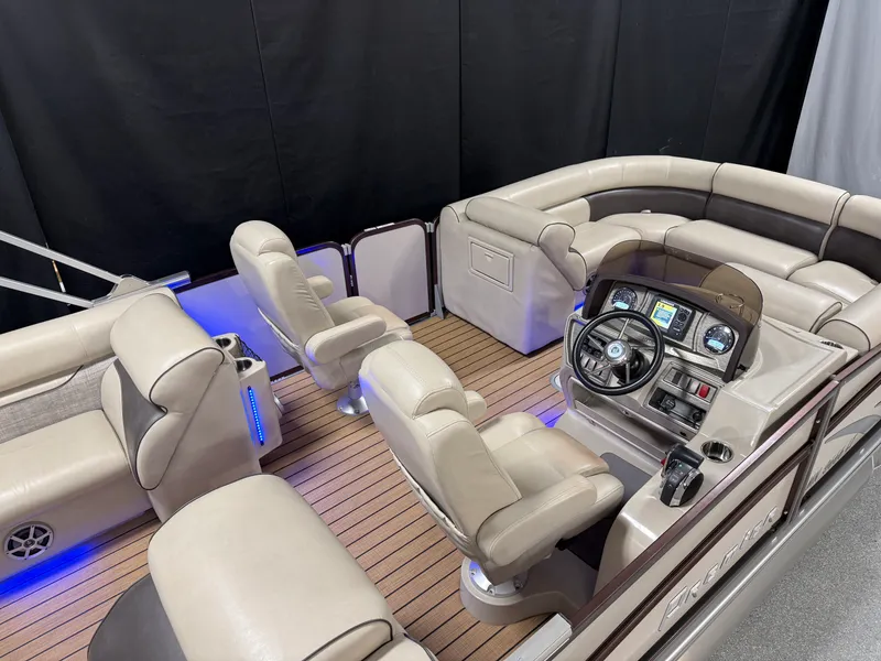 Slide: The Image of Premier 230 SOLARIS 2018 - 7