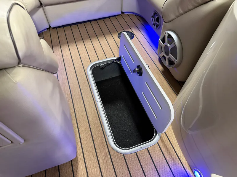 Slide: The Image of Premier 230 SOLARIS 2018 - 73