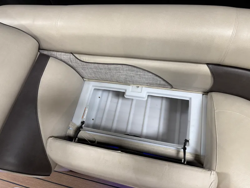 Slide: The Image of Premier 230 SOLARIS 2018 - 79