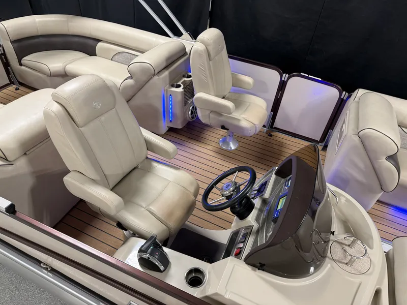 Slide: The Image of Premier 230 SOLARIS 2018 - 8