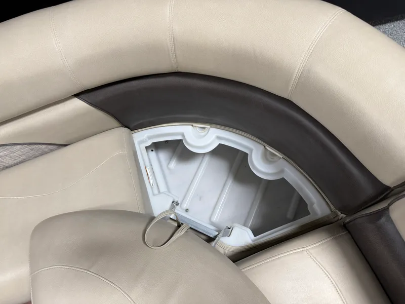 Slide: The Image of Premier 230 SOLARIS 2018 - 81