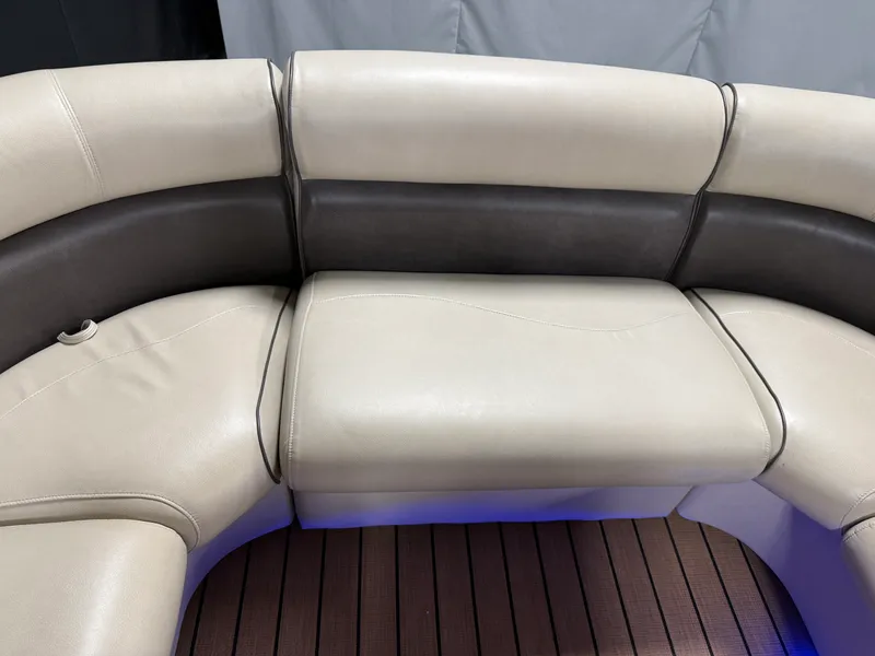 Slide: The Image of Premier 230 SOLARIS 2018 - 82