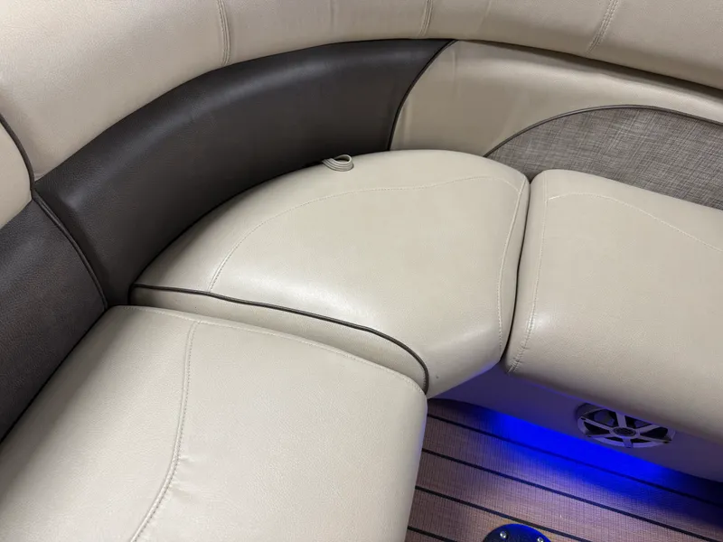 Slide: The Image of Premier 230 SOLARIS 2018 - 90