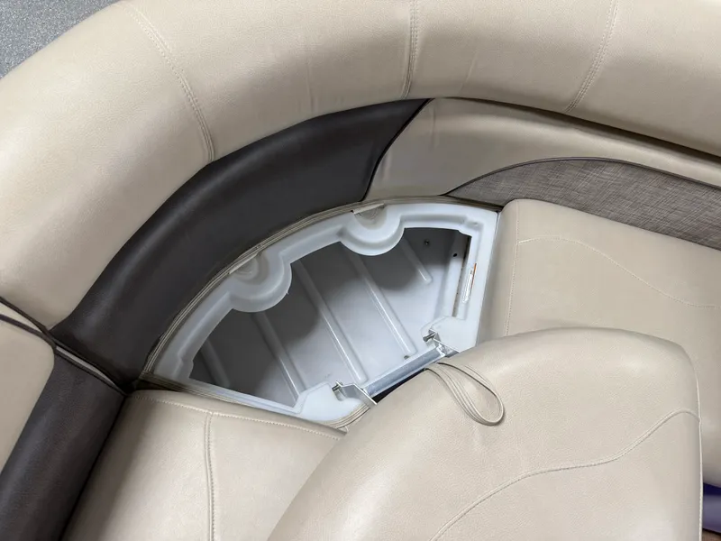 Slide: The Image of Premier 230 SOLARIS 2018 - 91