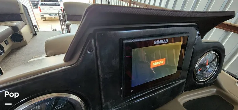 Slide: The Image of SunCatcher Elite 322C Saltwater Series 2021 - 14660713