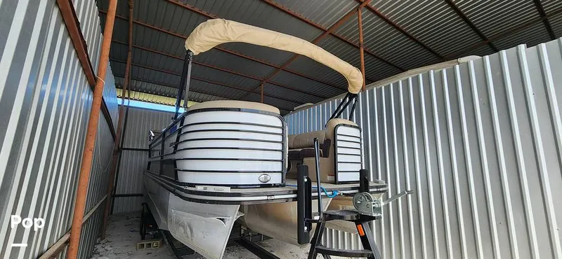 Slide: The Image of SunCatcher Elite 322C Saltwater Series 2021 - 14660722