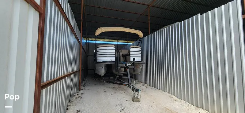 Slide: The Image of SunCatcher Elite 322C Saltwater Series 2021 - 14660721