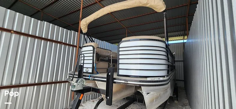 Slide: The Image of SunCatcher Elite 322C Saltwater Series 2021 - 14660723