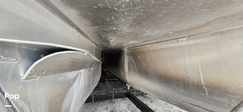 Slide: The Image of SunCatcher Elite 322C Saltwater Series 2021 - 14660724