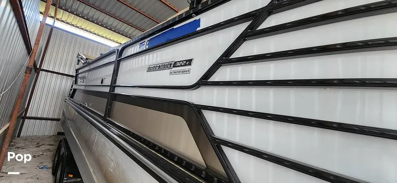 Slide: The Image of SunCatcher Elite 322C Saltwater Series 2021 - 14660733