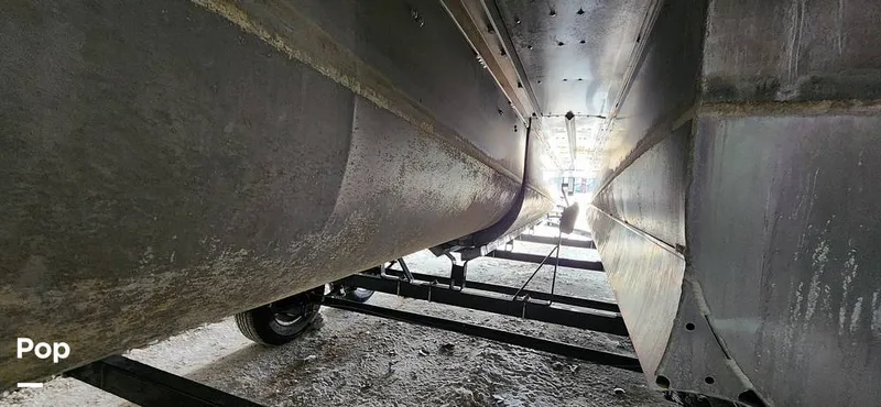 Slide: The Image of SunCatcher Elite 322C Saltwater Series 2021 - 14660738