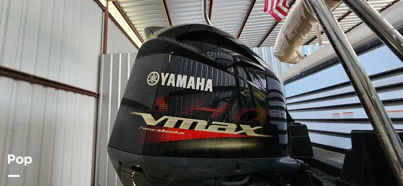 Slide: The Image of SunCatcher Elite 322C Saltwater Series 2021 - 14660740