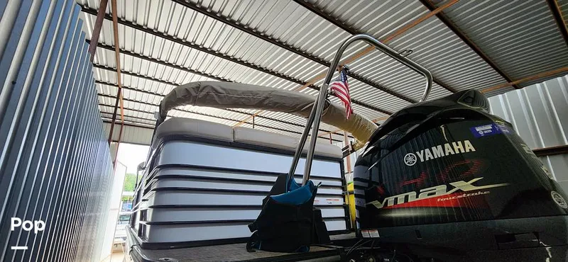 Slide: The Image of SunCatcher Elite 322C Saltwater Series 2021 - 14660743