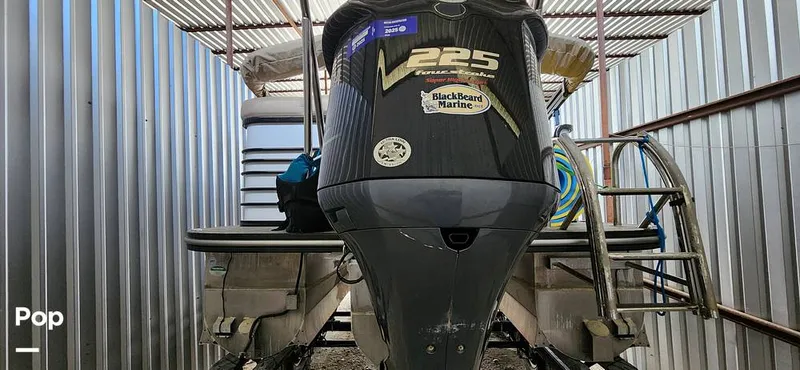 Slide: The Image of SunCatcher Elite 322C Saltwater Series 2021 - 14660745