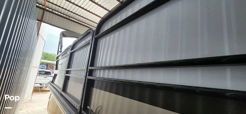 Slide: The Image of SunCatcher Elite 322C Saltwater Series 2021 - 14660747