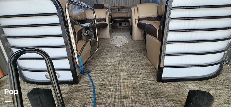 Slide: The Image of SunCatcher Elite 322C Saltwater Series 2021 - 14660751