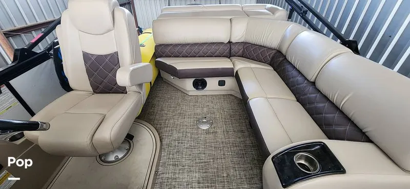 Slide: The Image of SunCatcher Elite 322C Saltwater Series 2021 - 14660755