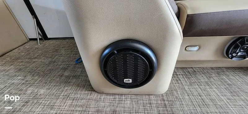 Slide: The Image of SunCatcher Elite 322C Saltwater Series 2021 - 14660775