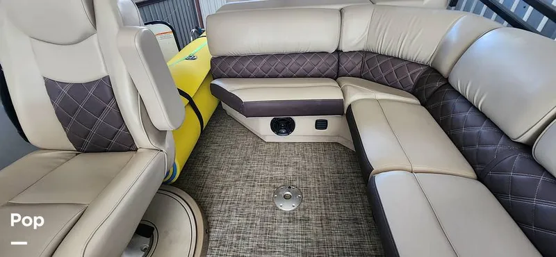 Slide: The Image of SunCatcher Elite 322C Saltwater Series 2021 - 14660783