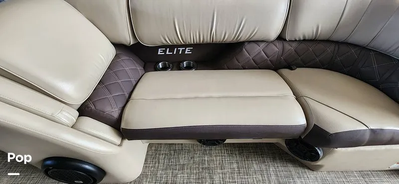 Slide: The Image of SunCatcher Elite 322C Saltwater Series 2021 - 14660712