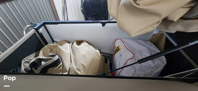 Slide: The Image of SunCatcher Elite 322C Saltwater Series 2021 - 14660720