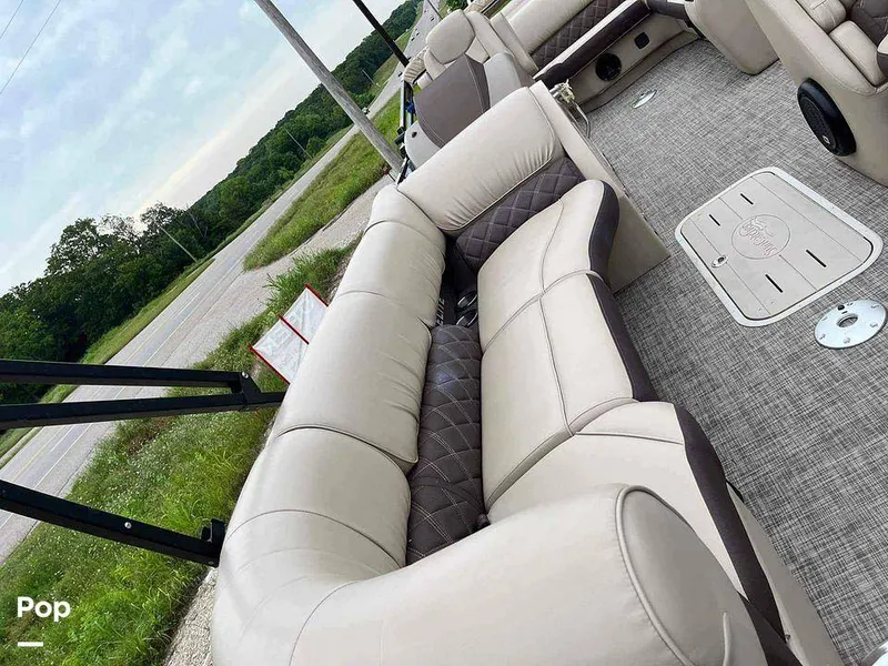 Slide: The Image of SunCatcher Elite 322C Saltwater Series 2021 - 14612696