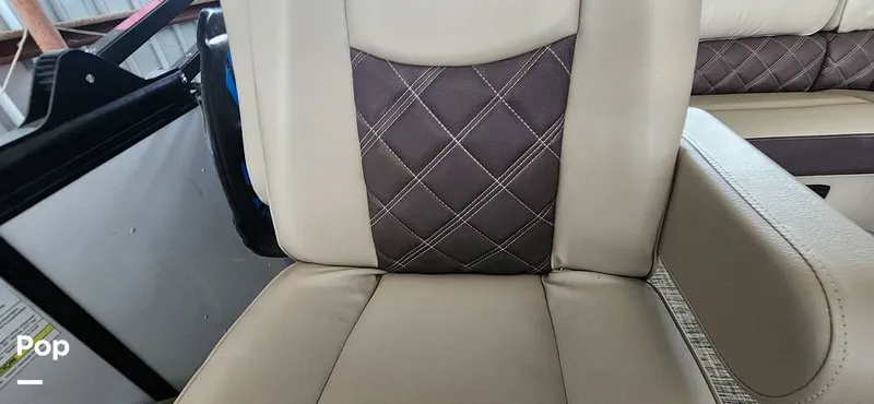 Slide: The Image of SunCatcher Elite 322C Saltwater Series 2021 - 14660778