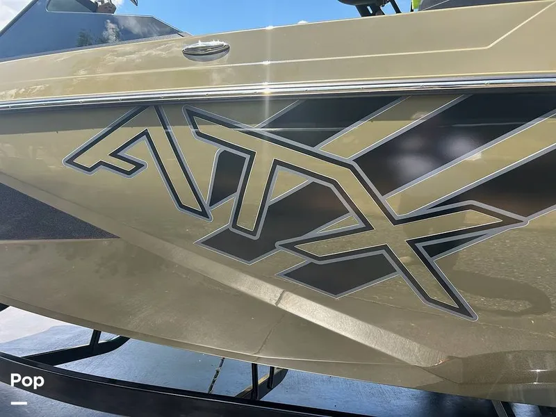 Slide: The Image of Cleats - Pull Up - 14631875