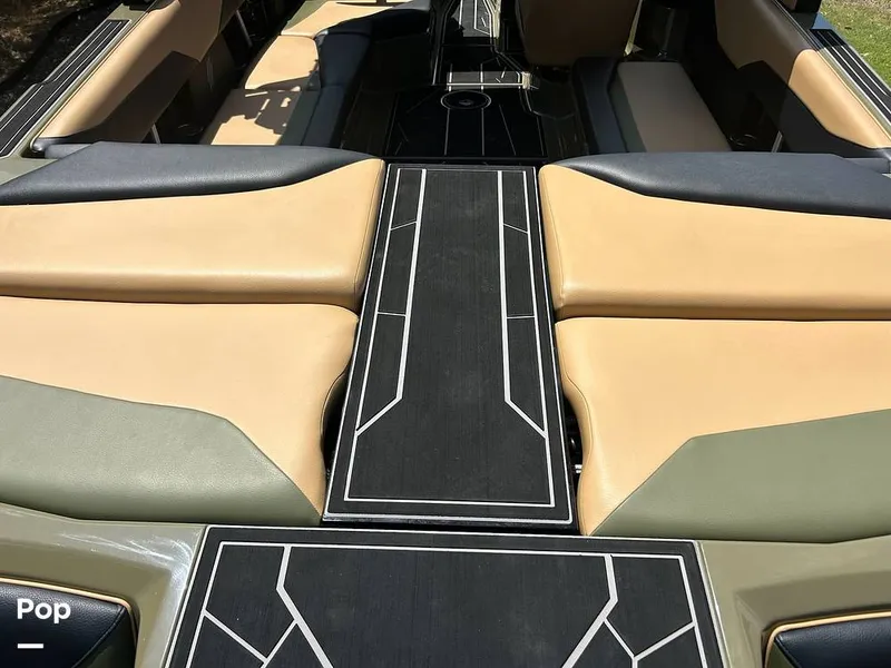 Slide: The Image of Sun Pad - Aft - 14631887