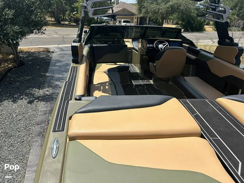 Slide: The Image of Sun Pad - Aft - 14631889