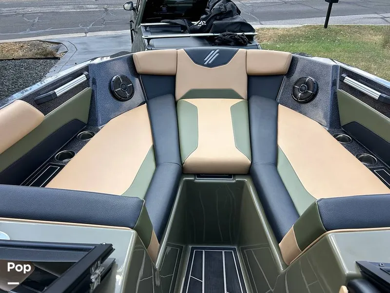 Slide: The Image of Bow Seating - 14631927