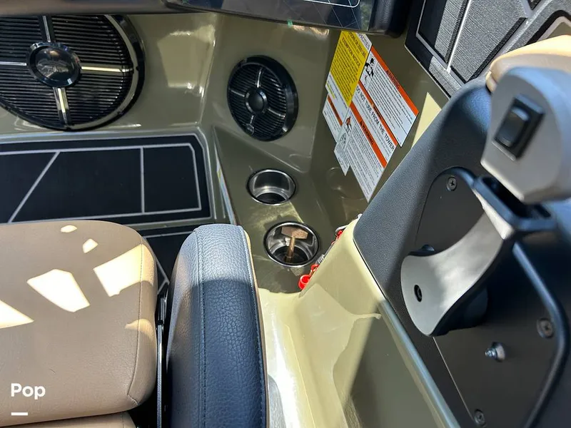 Slide: The Image of Beverage Holders - 14631941