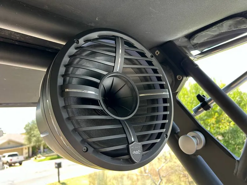 Slide: The Image of Exterior Speakers - 14631951