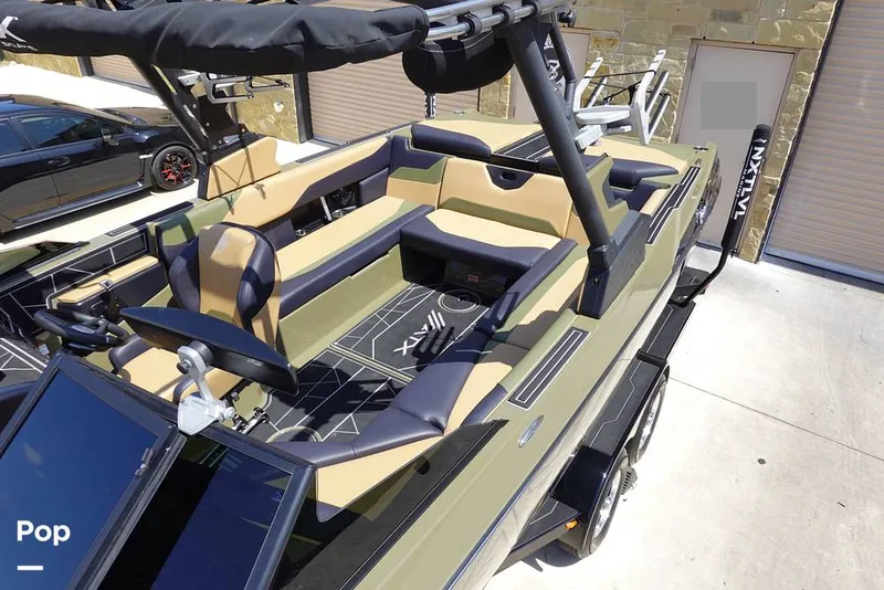 Slide: The Image of Cockpit Seating - 16593217