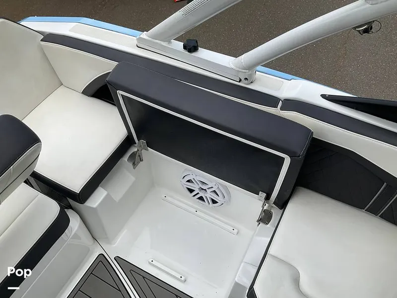 Slide: The Image of Monterey 258SS 2022 - 14728837