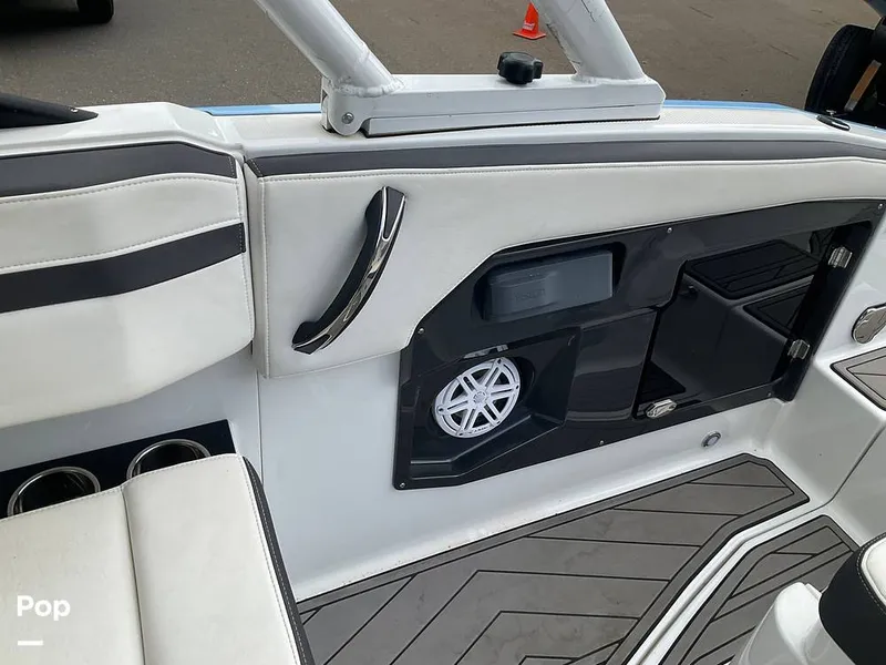 Slide: The Image of Monterey 258SS 2022 - 14728853