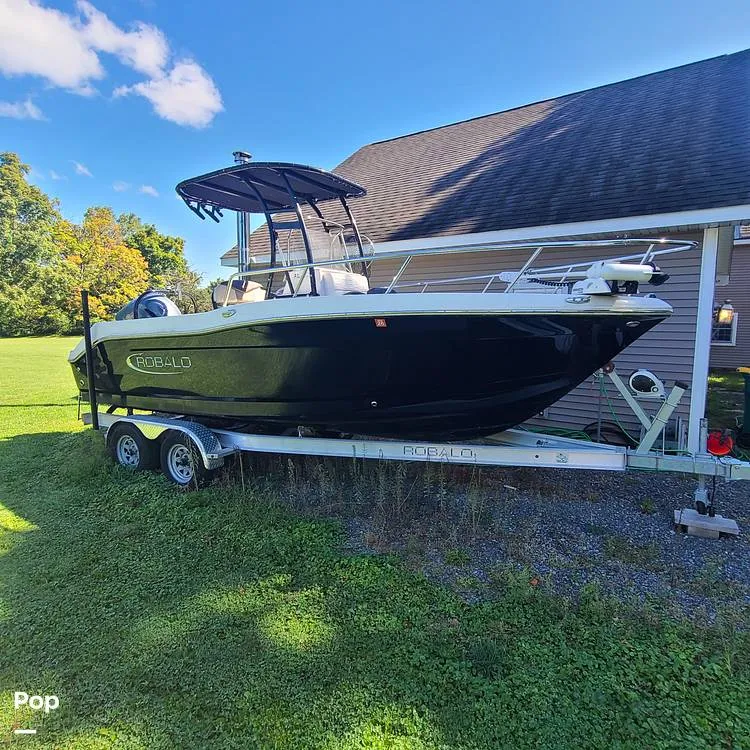 Slide: The Image of Robalo R202 Explorer 2019 - 14671325
