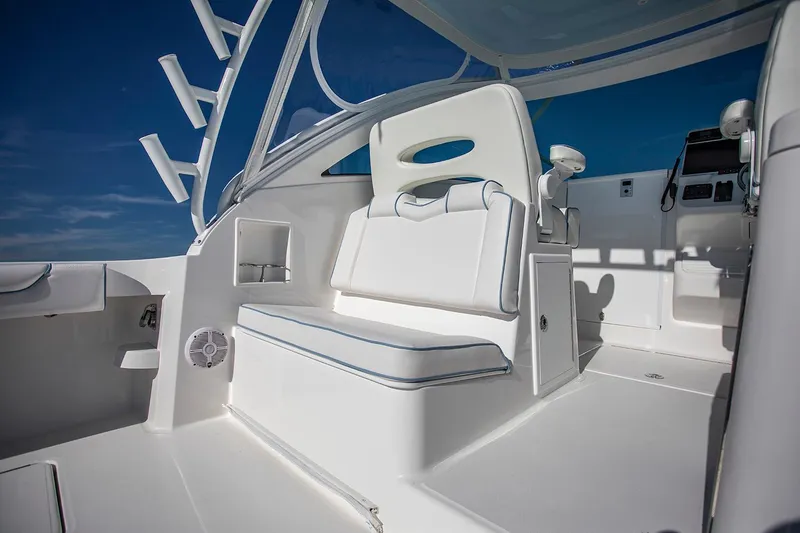 Slide: The Image of Albemarle 30 Express 2025 - 4