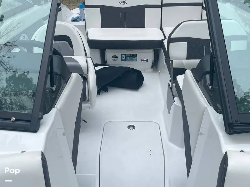 Slide: The Image of Monterey M-205 2022 - 14807097