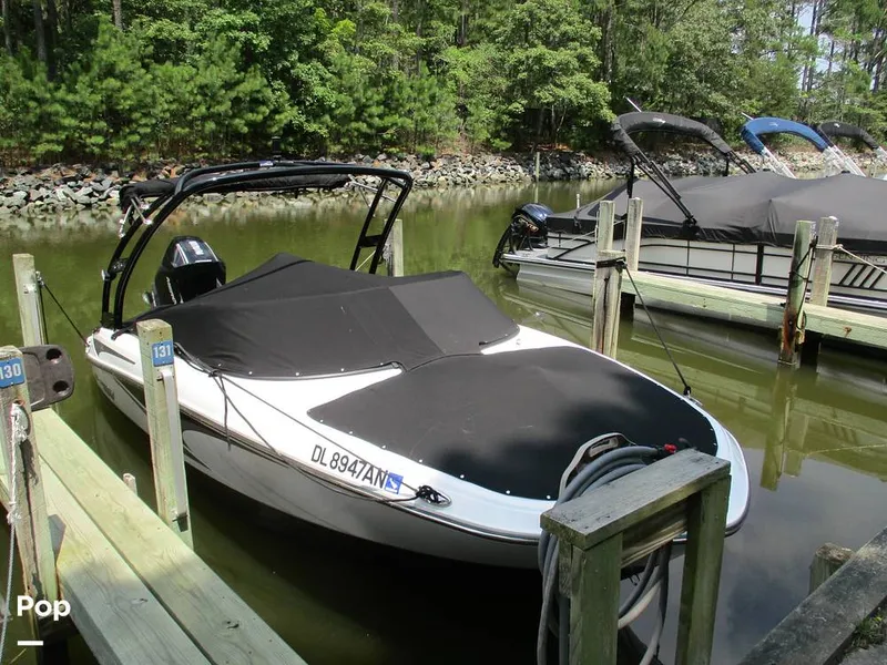 Slide: The Image of Monterey M-205 2022 - 15659773