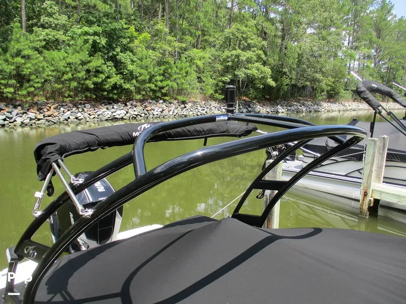 Slide: The Image of Monterey M-205 2022 - 15659775