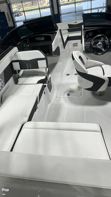 Slide: The Image of Monterey M-205 2022 - 14807098