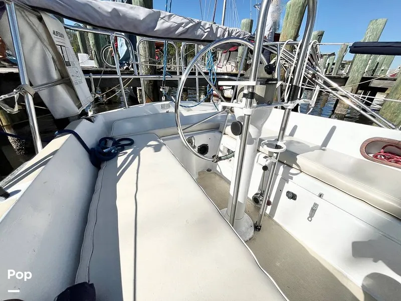 Slide: The Image of Cockpit Seating - 15126170