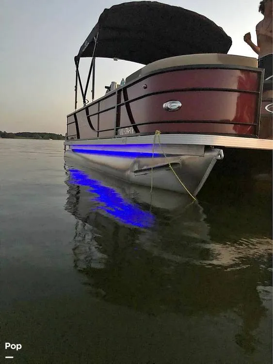 Slide: The Image of Veranda VF20F2 2022 - 14636907