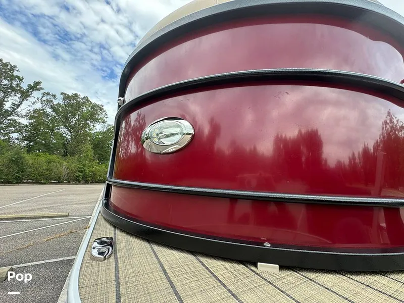 Slide: The Image of Veranda VF20F2 2022 - 14683320