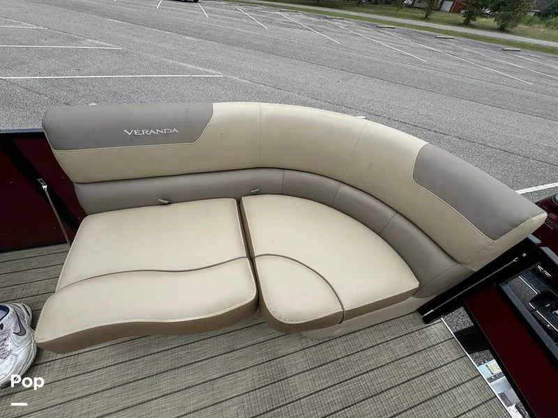 Slide: The Image of Veranda VF20F2 2022 - 14683355