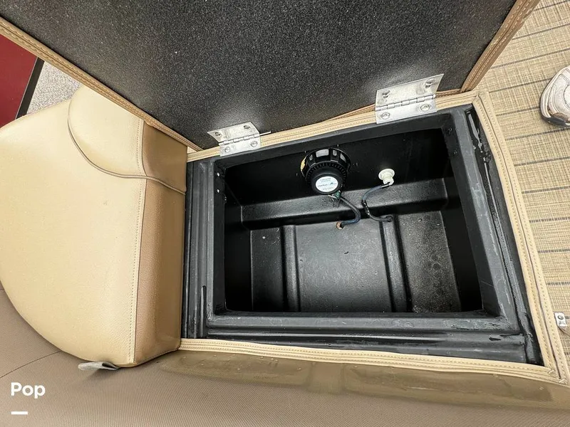 Slide: The Image of Veranda VF20F2 2022 - 14683357