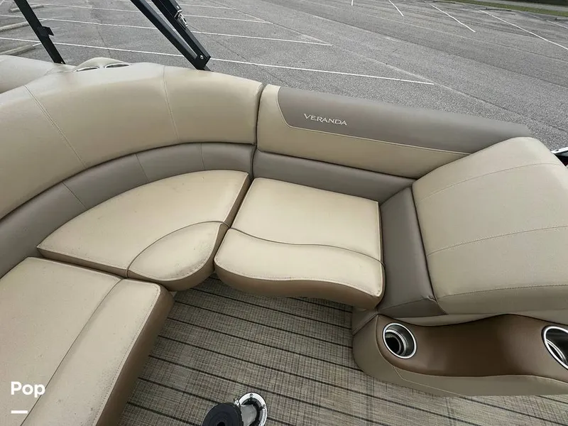 Slide: The Image of Veranda VF20F2 2022 - 14683406