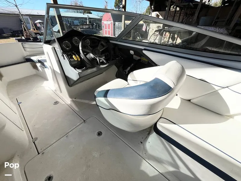 Slide: The Image of Captain's Chair - 15072613